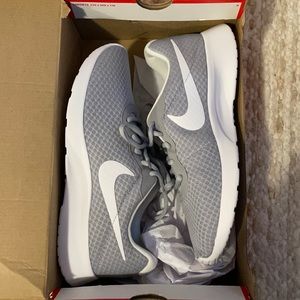 NEVER WORN Grey NIKE Tanjun Sneakers